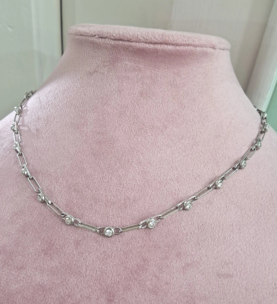 Collana Marcello Pane punti luce