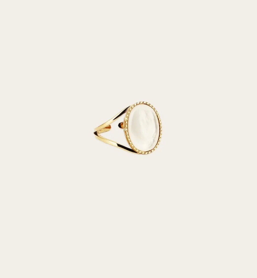 Anello regolabile dorato con pietra ovale